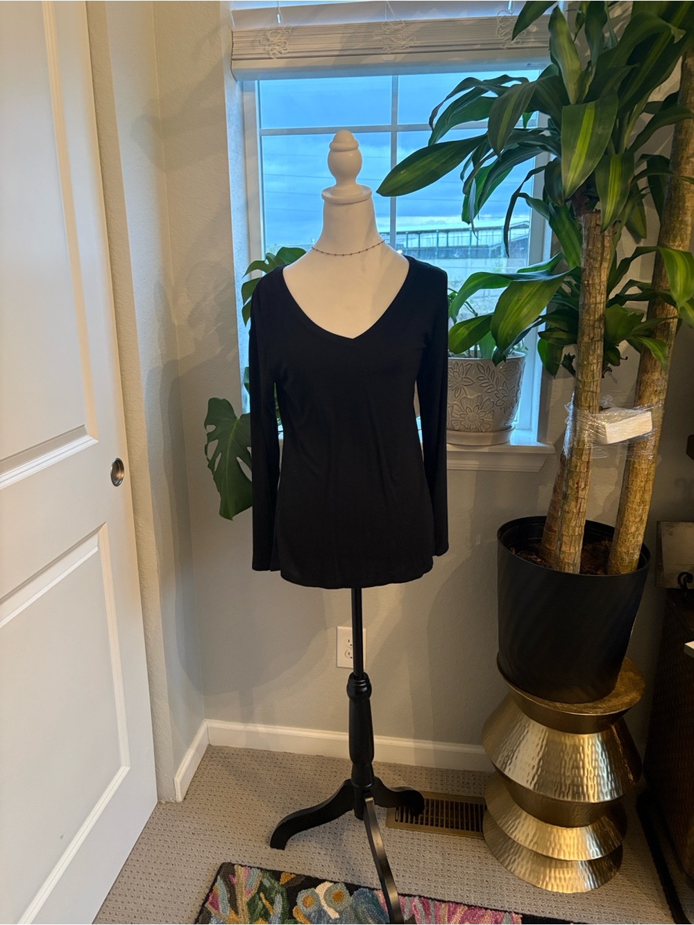 Classic Black V-Neck Long Sleeve Tee - Women